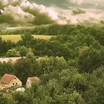 The Old Barn Luksusowa Stodola Z Calorocznym Jacuzzi Kominkiem I Widokiem Na Wzgorza I Dla 8-10 Osob Na Dolnym Slasku Min 2 Noce شقة *