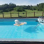 The Old Barn Luksusowa Stodola Z Calorocznym Jacuzzi Kominkiem I Widokiem Na Wzgorza I Dla 8-10 Osob Na Dolnym Slasku Min 2 Noce شقة