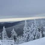 The Old Barn Luksusowa Stodola Z Calorocznym Jacuzzi Kominkiem I Widokiem Na Wzgorza I Dla 8-10 Osob Na Dolnym Slasku Min 2 Noce
