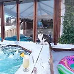 The Old Barn Luksusowa Stodola Z Calorocznym Jacuzzi Kominkiem I Widokiem Na Wzgorza I Dla 8-10 Osob Na Dolnym Slasku Min 2 Noce شقة *