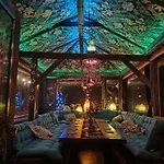 The Old Barn Luksusowa Stodola Z Calorocznym Jacuzzi Kominkiem I Widokiem Na Wzgorza I Dla 8-10 Osob Na Dolnym Slasku Min 2 Noce شقة