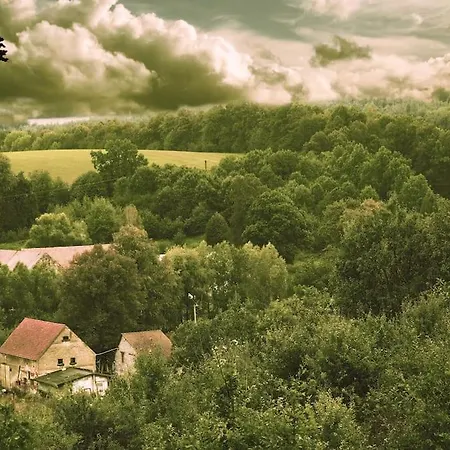 The Old Barn Luksusowa Stodola Z Calorocznym Jacuzzi Kominkiem I Widokiem Na Wzgorza I Dla 8-10 Osob Na Dolnym Slasku Min 2 Noce דירה *