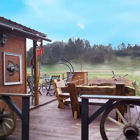 The Old Barn Luksusowa Stodola Z Calorocznym Jacuzzi Kominkiem I Widokiem Na Wzgorza I Dla 8-10 Osob Na Dolnym Slasku Min 2 Noce דירה
