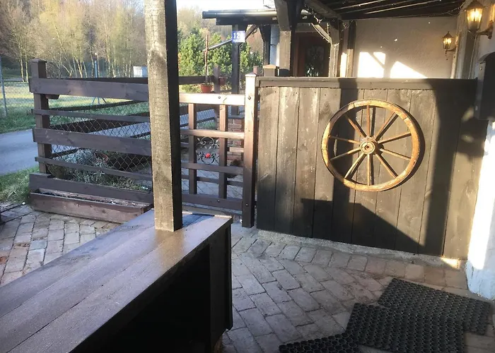 The Old Barn Luksusowa Stodola Z Calorocznym Jacuzzi Kominkiem I Widokiem Na Wzgorza I Las Dla 8-10 Osob Na Dolnym Slasku Min 2 Noce