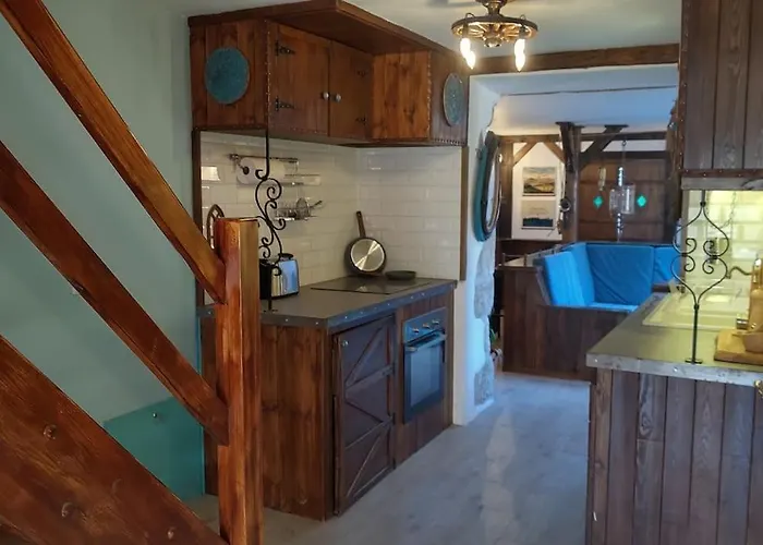 The Old Barn Luksusowa Stodola Z Calorocznym Jacuzzi Kominkiem I Widokiem Na Wzgorza I Las Dla 8-10 Osob Na Dolnym Slasku Min 2 Noce 아파트