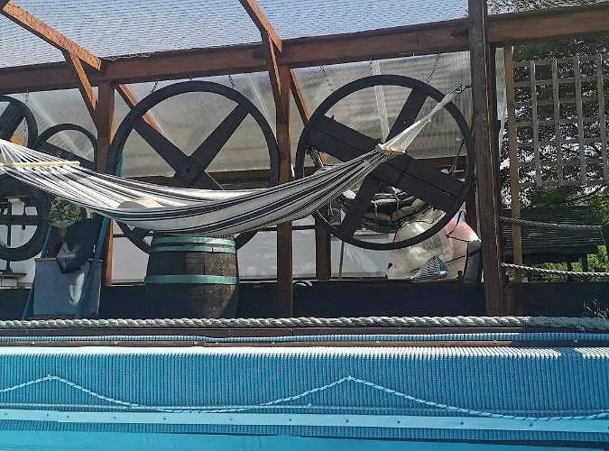 Apartment The Old Barn Luksusowa Stodola Z Calorocznym Jacuzzi Kominkiem I Widokiem Na Wzgorza I Las Dla 8-10 Osob Na Dolnym Slasku Min 2 Noce Ploczki Gorne