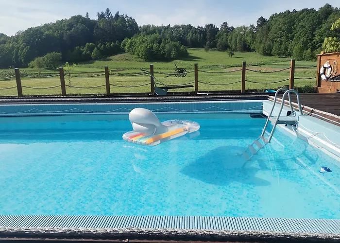 The Old Barn Luksusowa Stodola Z Calorocznym Jacuzzi Kominkiem I Widokiem Na Wzgorza I Las Dla 8-10 Osob Na Dolnym Slasku Min 2 Noce Apartment