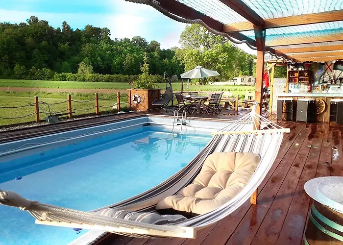 아파트 The Old Barn Luksusowa Stodola Z Calorocznym Jacuzzi Kominkiem I Widokiem Na Wzgorza I Las Dla 8-10 Osob Na Dolnym Slasku Min 2 Noce