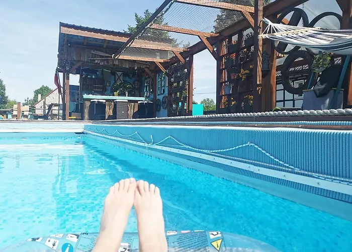 The Old Barn Luksusowa Stodola Z Calorocznym Jacuzzi Kominkiem I Widokiem Na Wzgorza I Las Dla 8-10 Osob Na Dolnym Slasku Min 2 Noce Ploczki Gorne