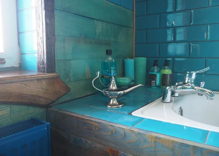 The Old Barn Luksusowa Stodola Z Calorocznym Jacuzzi Kominkiem I Widokiem Na Wzgorza I Las Dla 8-10 Osob Na Dolnym Slasku Min 2 Noce Ploczki Gorne