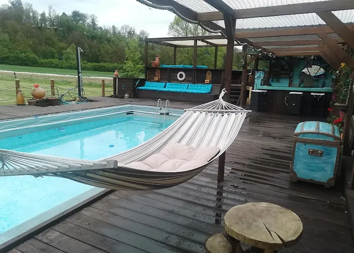 The Old Barn Luksusowa Stodola Z Calorocznym Jacuzzi Kominkiem I Widokiem Na Wzgorza I Las Dla 8-10 Osob Na Dolnym Slasku Min 2 Noce Apartment