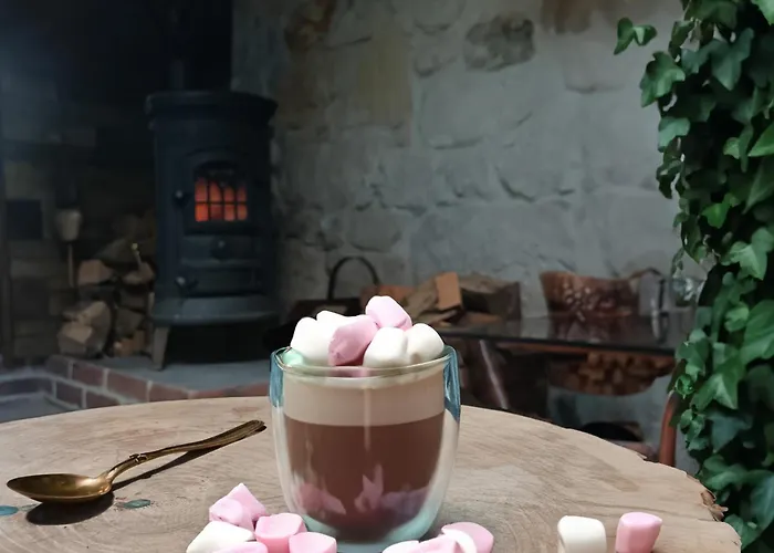 아파트 The Old Barn Luksusowa Stodola Z Calorocznym Jacuzzi Kominkiem I Widokiem Na Wzgorza I Las Dla 8-10 Osob Na Dolnym Slasku Min 2 Noce *