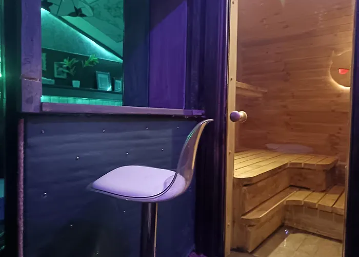 아파트 The Old Barn Luksusowa Stodola Z Calorocznym Jacuzzi Kominkiem I Widokiem Na Wzgorza I Las Dla 8-10 Osob Na Dolnym Slasku Min 2 Noce