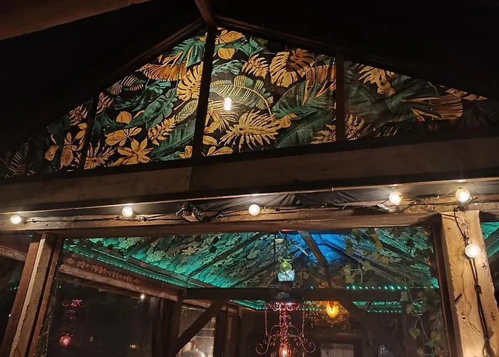 The Old Barn Luksusowa Stodola Z Calorocznym Jacuzzi Kominkiem I Widokiem Na Wzgorza I Las Dla 8-10 Osob Na Dolnym Slasku Min 2 Noce