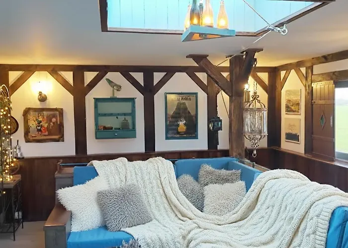 The Old Barn Luksusowa Stodola Z Calorocznym Jacuzzi Kominkiem I Widokiem Na Wzgorza I Las Dla 8-10 Osob Na Dolnym Slasku Min 2 Noce Ploczki Gorne